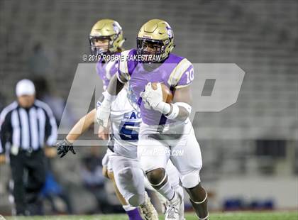 Thumbnail 3 in Mart vs. Detroit (UIL 2A Division 2 Region 3 Area Playoff) photogallery.