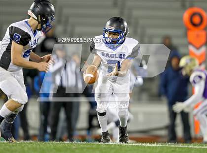 Thumbnail 3 in Mart vs. Detroit (UIL 2A Division 2 Region 3 Area Playoff) photogallery.