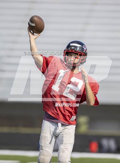 Thumbnail 2 in Catholic Memorial vs Muskego (Scrimmage) photogallery.