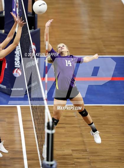 Thumbnail 2 in Kit Carson vs. La Veta (CHSAA 1A Final) photogallery.