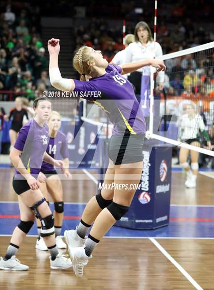 Thumbnail 2 in Kit Carson vs. La Veta (CHSAA 1A Final) photogallery.