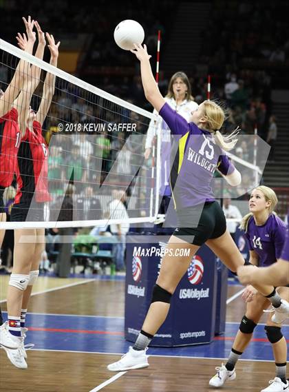 Thumbnail 2 in Kit Carson vs. La Veta (CHSAA 1A Final) photogallery.
