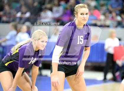 Thumbnail 2 in Kit Carson vs. La Veta (CHSAA 1A Final) photogallery.