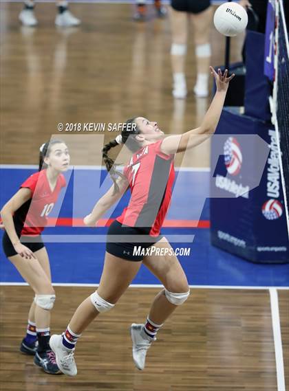 Thumbnail 2 in Kit Carson vs. La Veta (CHSAA 1A Final) photogallery.