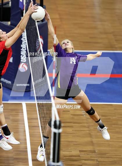 Thumbnail 3 in Kit Carson vs. La Veta (CHSAA 1A Final) photogallery.