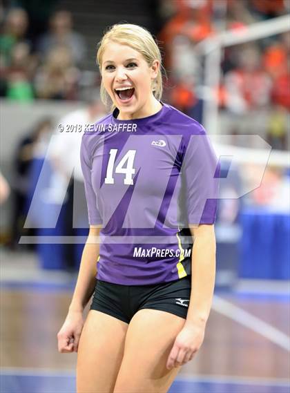 Thumbnail 1 in Kit Carson vs. La Veta (CHSAA 1A Final) photogallery.