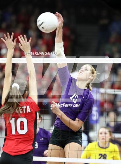 Thumbnail 1 in Kit Carson vs. La Veta (CHSAA 1A Final) photogallery.