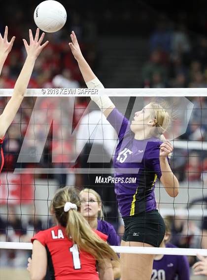 Thumbnail 2 in Kit Carson vs. La Veta (CHSAA 1A Final) photogallery.