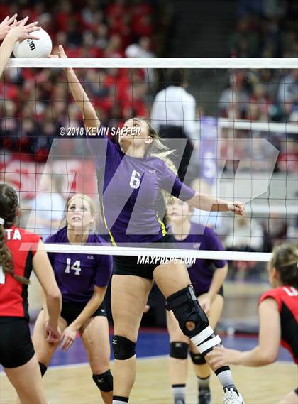 Thumbnail 1 in Kit Carson vs. La Veta (CHSAA 1A Final) photogallery.