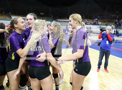 Thumbnail 2 in Kit Carson vs. La Veta (CHSAA 1A Final) photogallery.