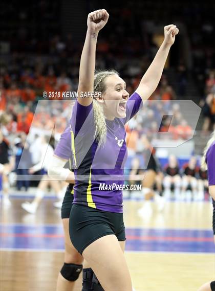 Thumbnail 1 in Kit Carson vs. La Veta (CHSAA 1A Final) photogallery.