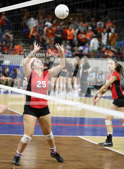 Thumbnail 2 in Kit Carson vs. La Veta (CHSAA 1A Final) photogallery.