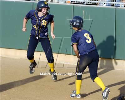 Thumbnail 3 in Paramount vs. Dos Pueblos (D4 Sec. Final) photogallery.