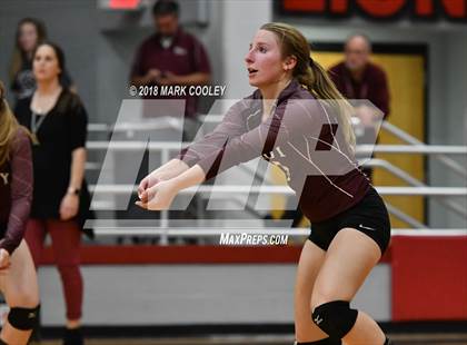 Thumbnail 2 in Troy vs. West (UIL 3A Regional Quarterfinal) photogallery.