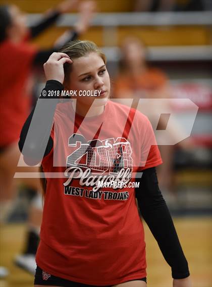 Thumbnail 2 in Troy vs. West (UIL 3A Regional Quarterfinal) photogallery.