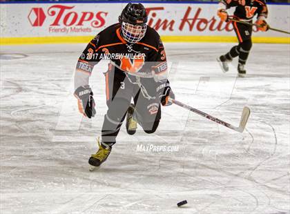 Thumbnail 3 in Williamsville North vs. Mamaroneck  (NYSPHSAA Division I Semifinal) photogallery.