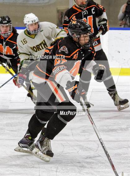 Thumbnail 2 in Williamsville North vs. Mamaroneck  (NYSPHSAA Division I Semifinal) photogallery.
