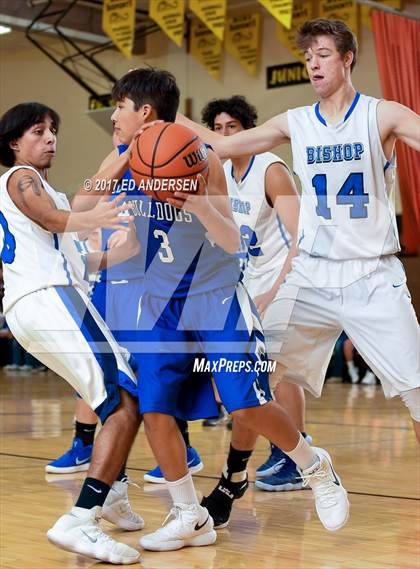 Thumbnail 2 in Smith Valley vs. Bishop Union photogallery.