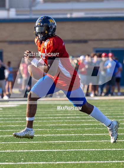 Thumbnail 3 in Murat Shrine North South Football Classic photogallery.