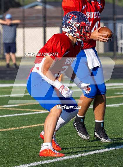 Thumbnail 3 in Murat Shrine North South Football Classic photogallery.