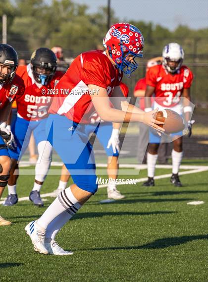 Thumbnail 2 in Murat Shrine North South Football Classic photogallery.