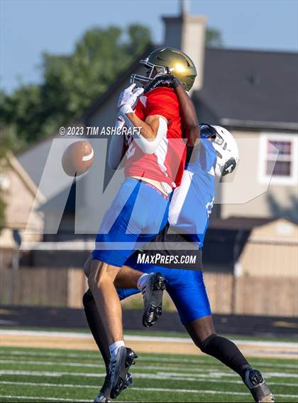 Thumbnail 2 in Murat Shrine North South Football Classic photogallery.