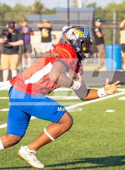 Thumbnail 3 in Murat Shrine North South Football Classic photogallery.