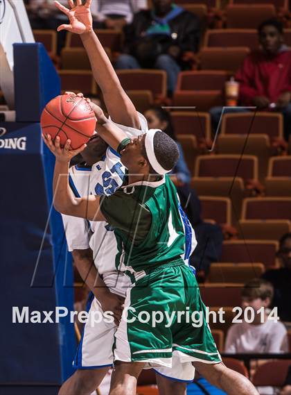 Thumbnail 1 in Weaver vs. East Catholic (CIAC Class M Final) photogallery.