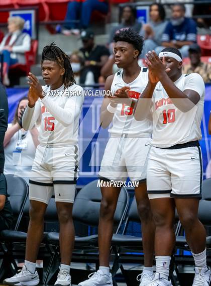 Thumbnail 1 in Hawthorne vs. Crossroad Academy (FHSAA Rural Class Final) photogallery.