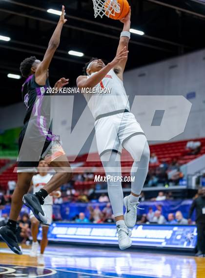 Thumbnail 1 in Hawthorne vs. Crossroad Academy (FHSAA Rural Class Final) photogallery.