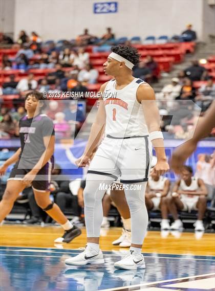 Thumbnail 1 in Hawthorne vs. Crossroad Academy (FHSAA Rural Class Final) photogallery.