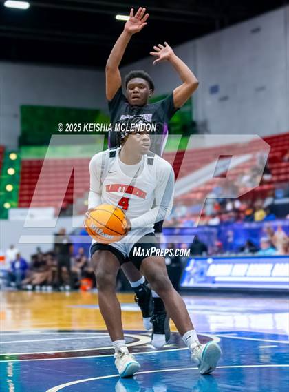 Thumbnail 3 in Hawthorne vs. Crossroad Academy (FHSAA Rural Class Final) photogallery.