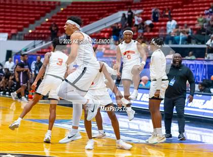 Thumbnail 1 in Hawthorne vs. Crossroad Academy (FHSAA Rural Class Final) photogallery.