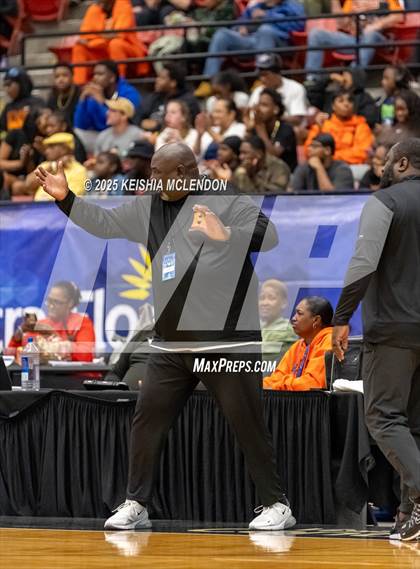 Thumbnail 3 in Hawthorne vs. Crossroad Academy (FHSAA Rural Class Final) photogallery.