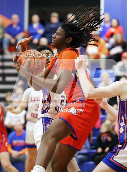 Thumbnail 2 in St. Teresa vs Argenta-Oreana (IHSA 1A Regional Final) photogallery.