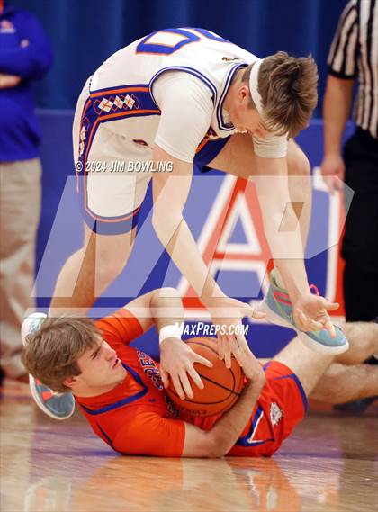 Thumbnail 1 in St. Teresa vs Argenta-Oreana (IHSA 1A Regional Final) photogallery.