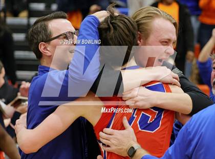 Thumbnail 2 in St. Teresa vs Argenta-Oreana (IHSA 1A Regional Final) photogallery.