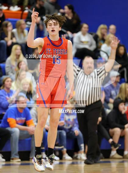 Thumbnail 1 in St. Teresa vs Argenta-Oreana (IHSA 1A Regional Final) photogallery.