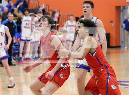 Thumbnail 2 in St. Teresa vs Argenta-Oreana (IHSA 1A Regional Final) photogallery.