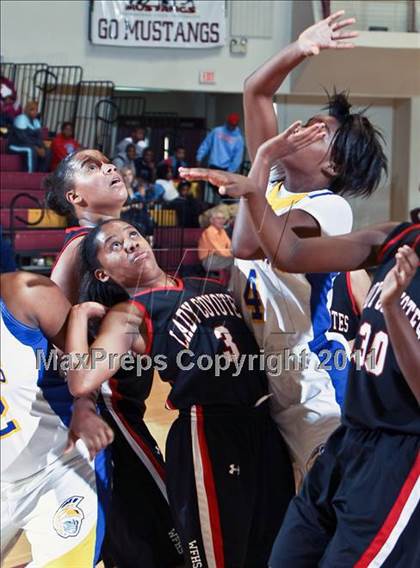 Thumbnail 2 in Wichita Falls vs. Dallas Samuell (Fantasy of Lights) photogallery.