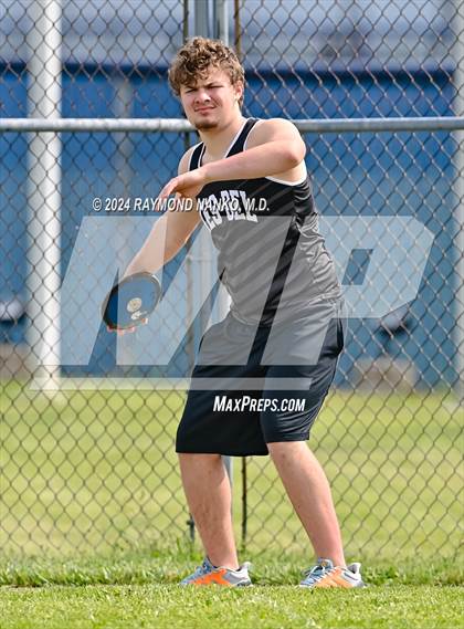 Thumbnail 1 in IHSAA Delta Sectional (Discus)  photogallery.