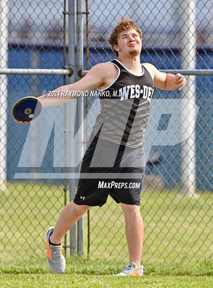 Thumbnail 1 in IHSAA Delta Sectional (Discus)  photogallery.