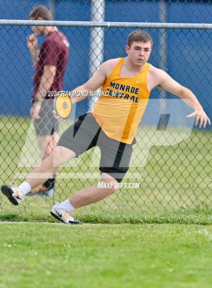 Thumbnail 3 in IHSAA Delta Sectional (Discus)  photogallery.