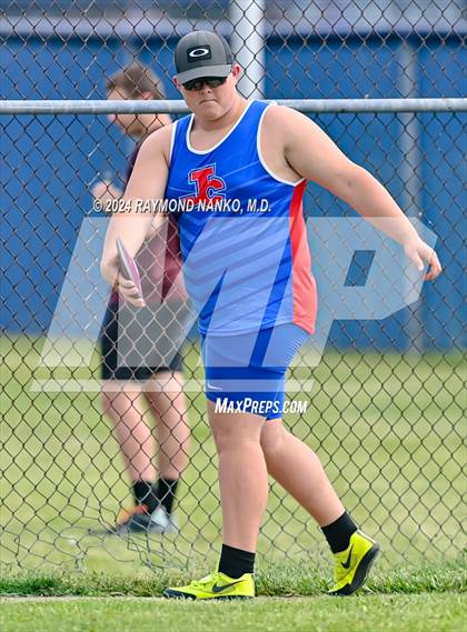 Thumbnail 1 in IHSAA Delta Sectional (Discus)  photogallery.