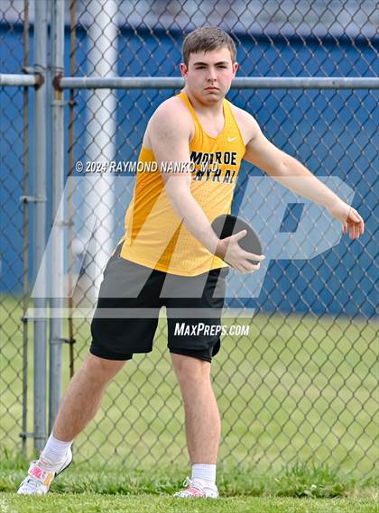 Thumbnail 2 in IHSAA Delta Sectional (Discus)  photogallery.