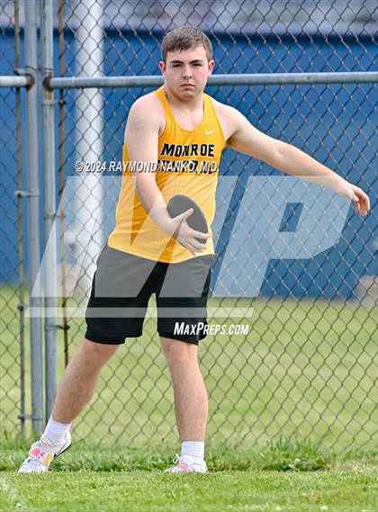 Thumbnail 1 in IHSAA Delta Sectional (Discus)  photogallery.