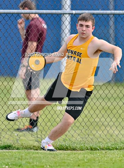 Thumbnail 2 in IHSAA Delta Sectional (Discus)  photogallery.