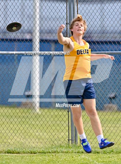 Thumbnail 2 in IHSAA Delta Sectional (Discus)  photogallery.