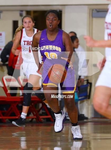 Thumbnail 2 in Lynwood vs. Troy (Battle at the Beach) photogallery.