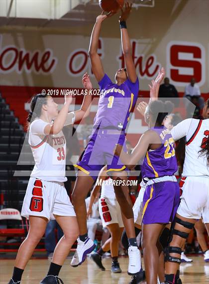 Thumbnail 3 in Lynwood vs. Troy (Battle at the Beach) photogallery.